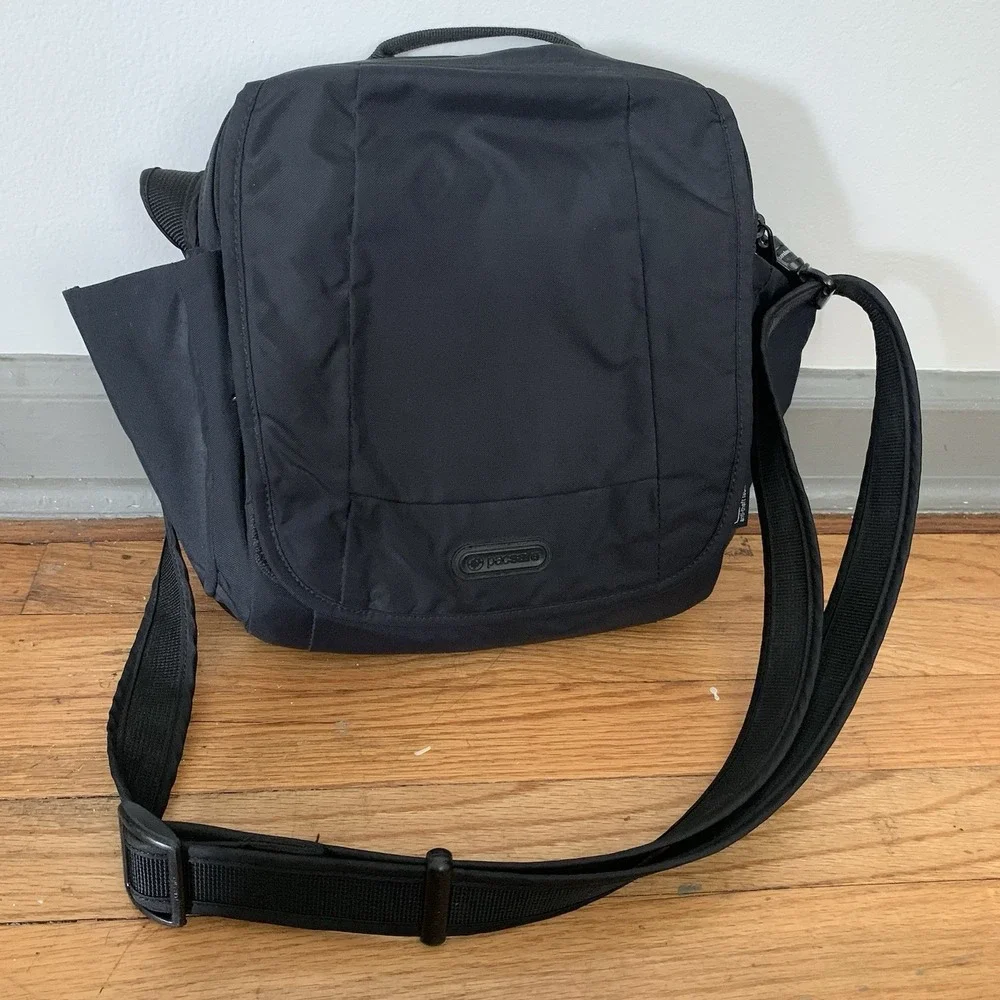 Pac safe Metrosafe 200 GII Sling / Backpack Anti-theft With Coin Purse